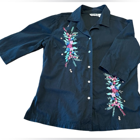 Western Studio West Floral Embroidered Button Front Top Size Large - Picture 4 of 16